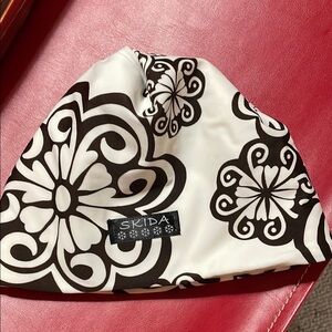 Skida BlackBrown and White Floral Women's Hat